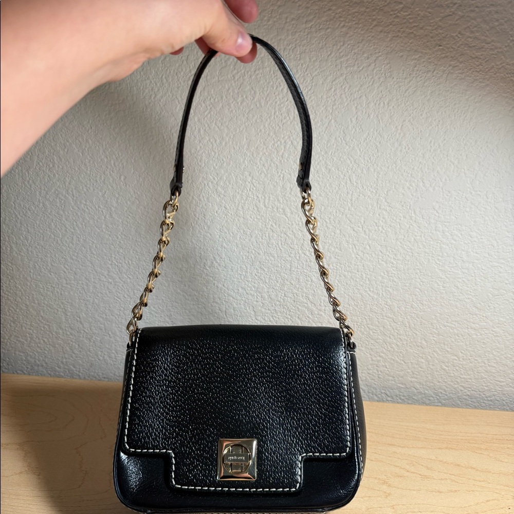 Kate Spade Black leather shoulder bag with gold chain detail #y2k #glam